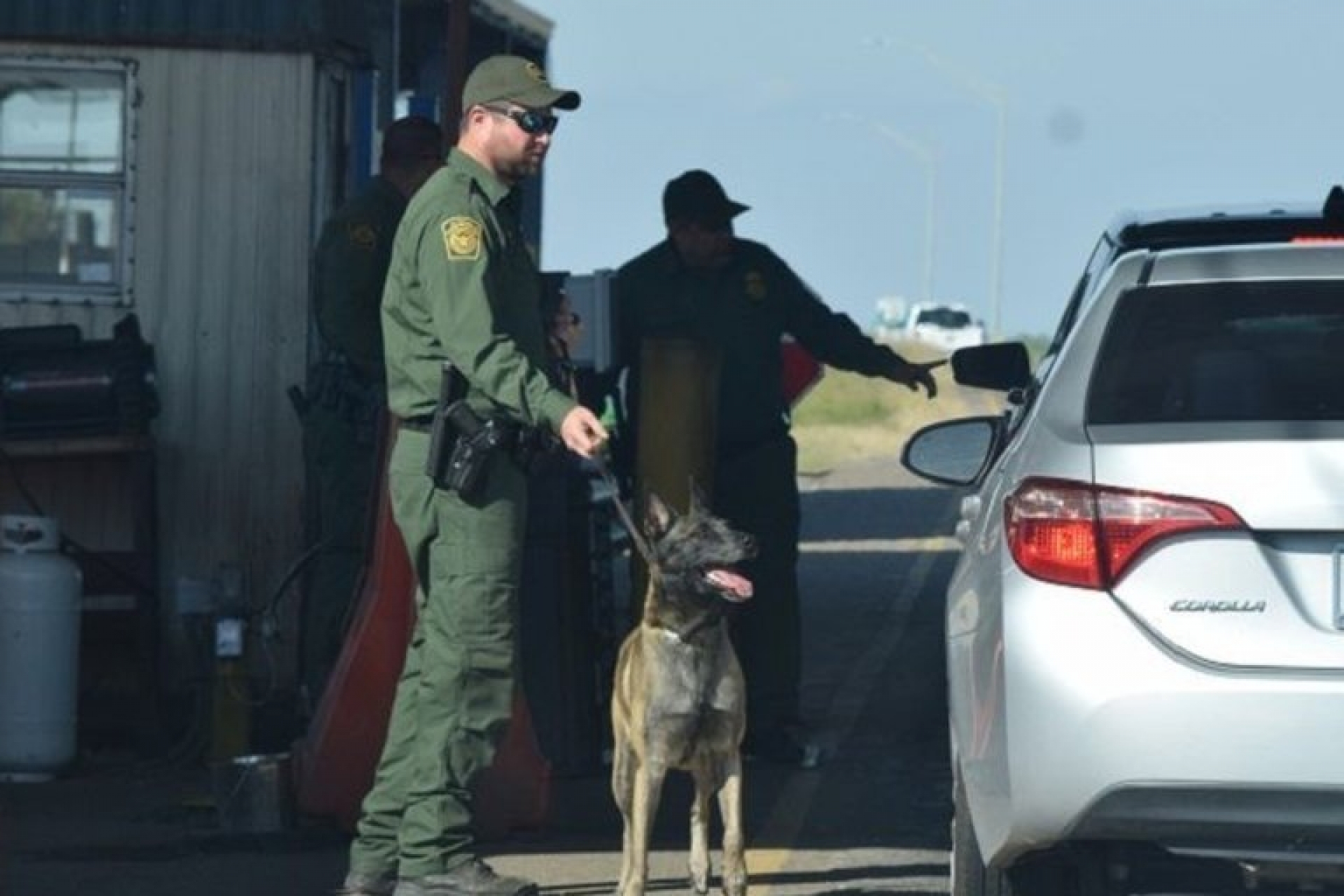 Incautaron 159 kilos de metanfetamina y cocaína cerca de la frontera México - EEUU