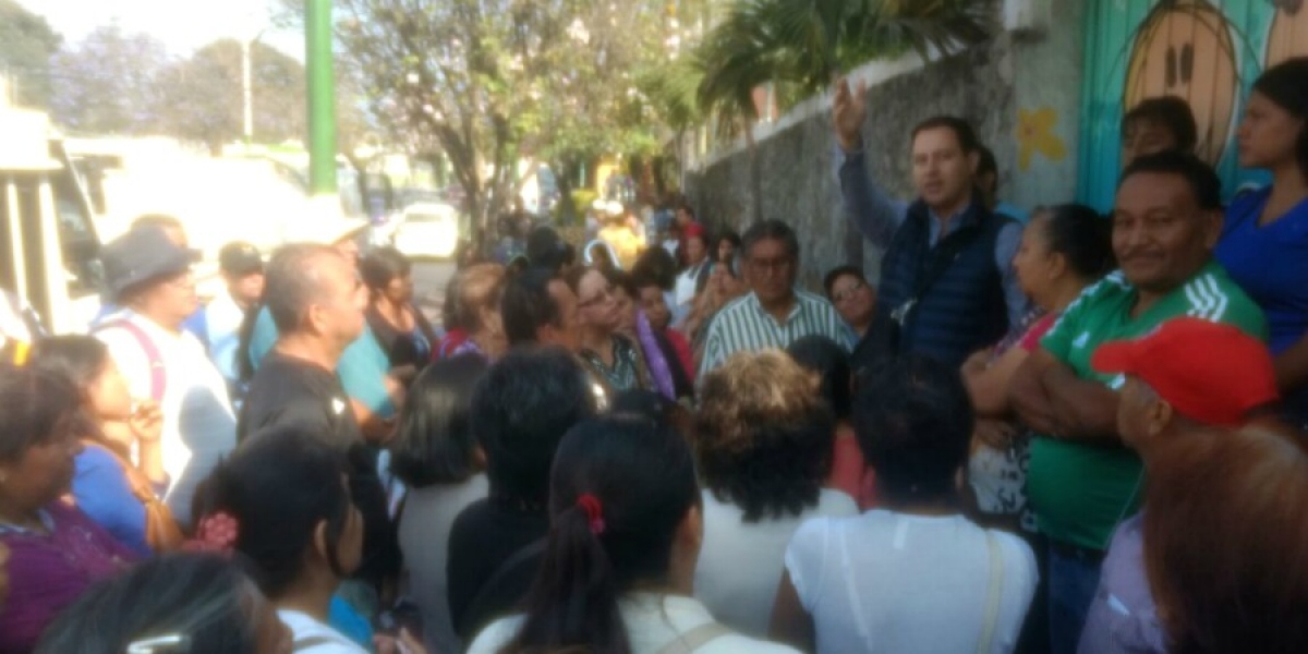 Protestan vecinos de Chipitlán en contra de la construcción de una gasolinera