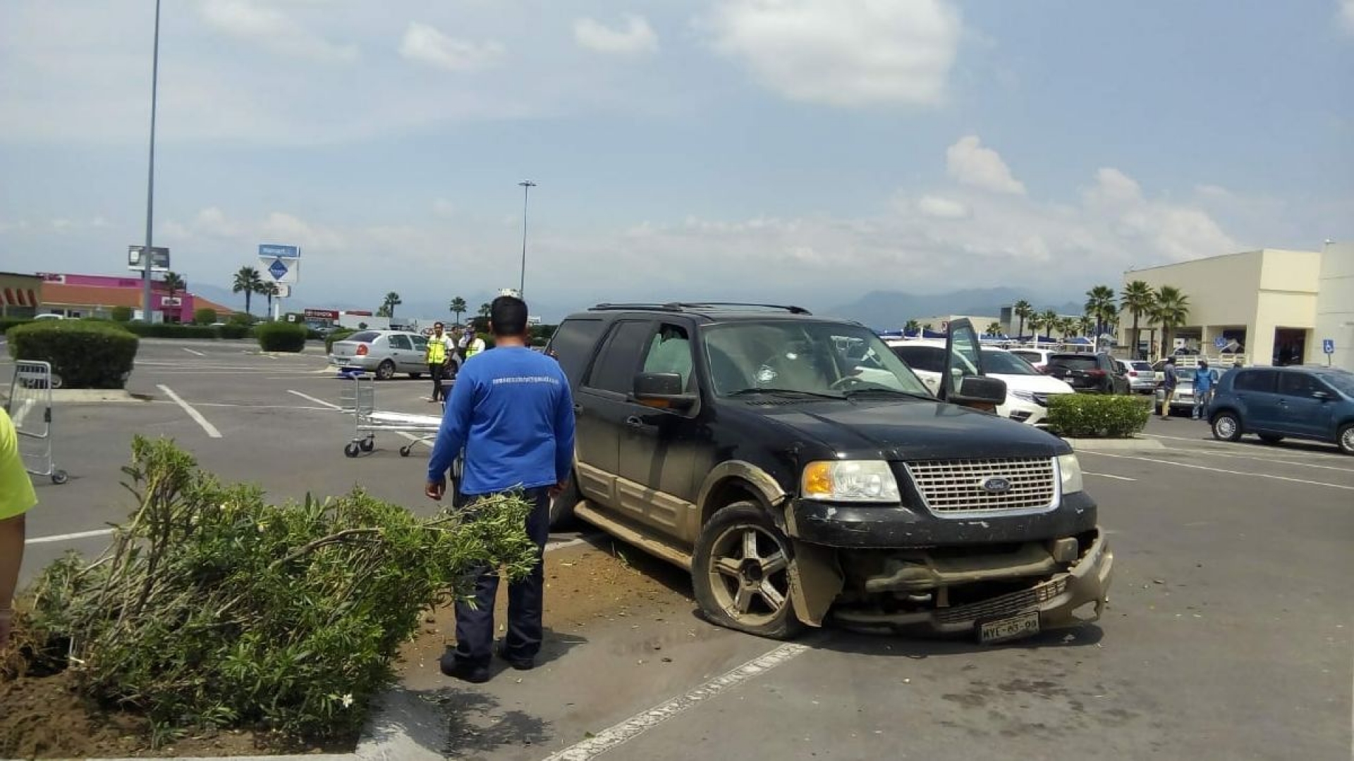 Se registra balacera en plaza comercial de Cuautla