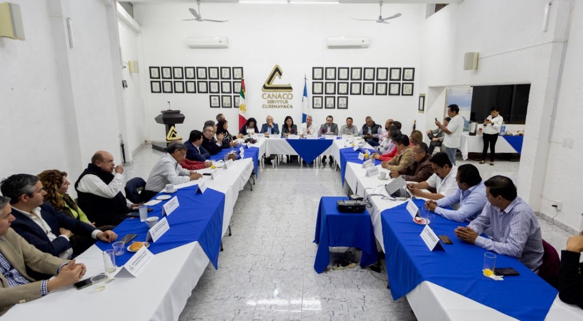 Llama Pablo Ojeda a empresarios   a trabajar juntos por Morelos