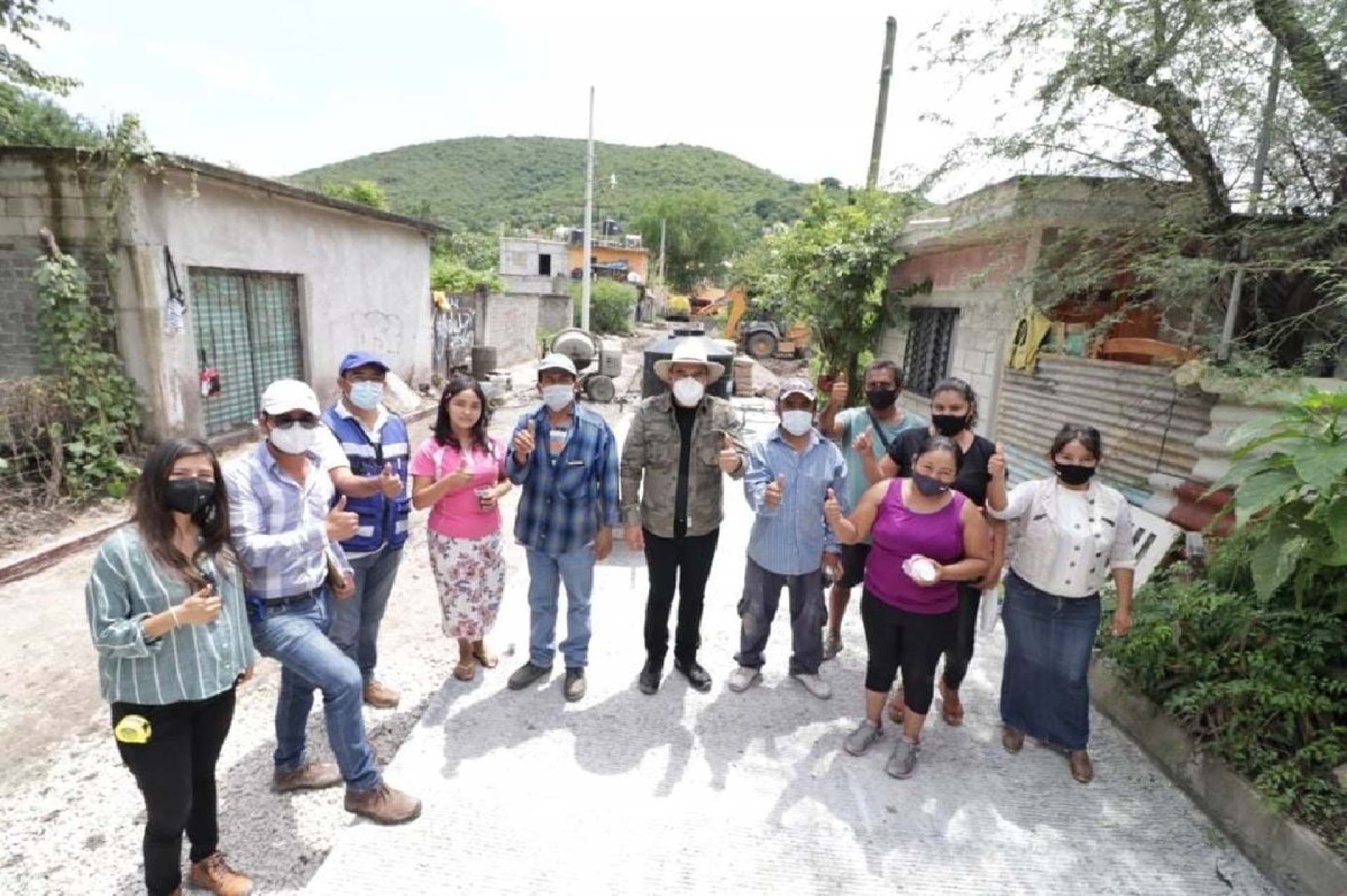 Obra pública es fuente de ingresos para trabajadores de Yautepec