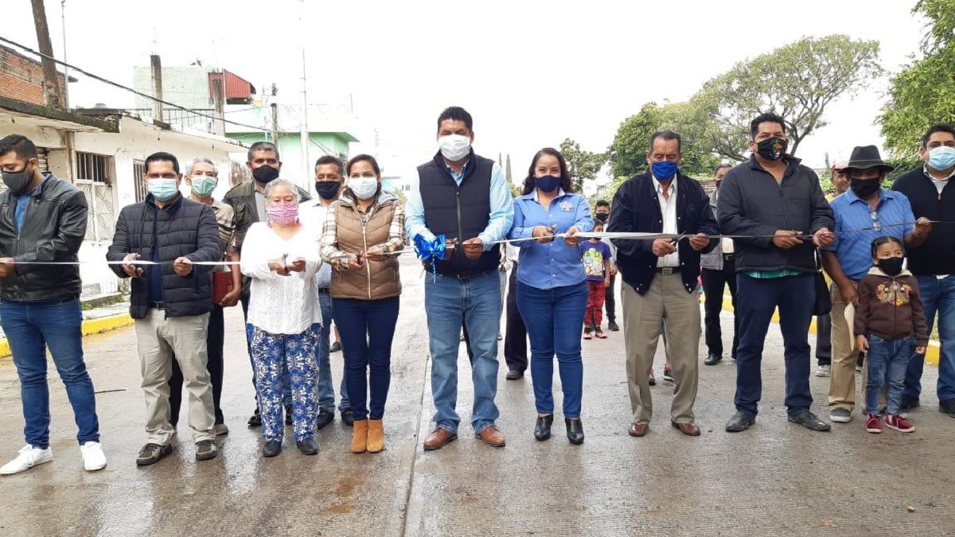 Entrega Francisco Sánchez pavimentaciones en la colonia Juan Morales