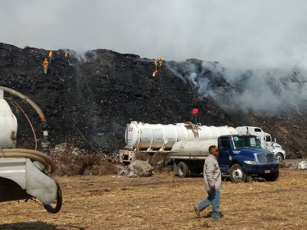 Afectados por humo, vecinos de colonias aledañas al basurero de Yautepec