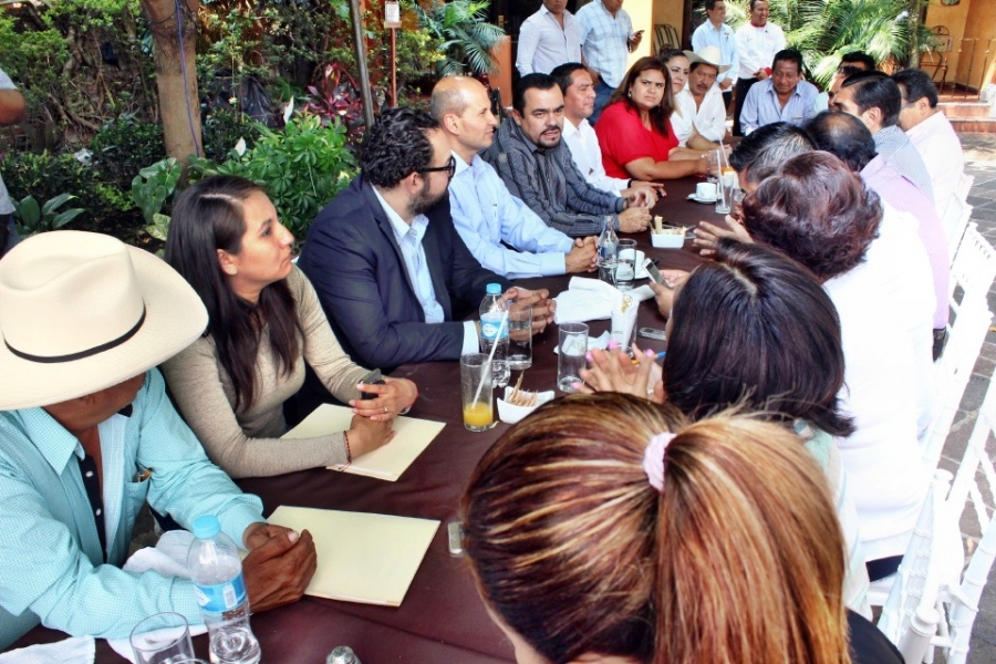 Exige SNTE a gobierno cumplir con salarios y prestaciones