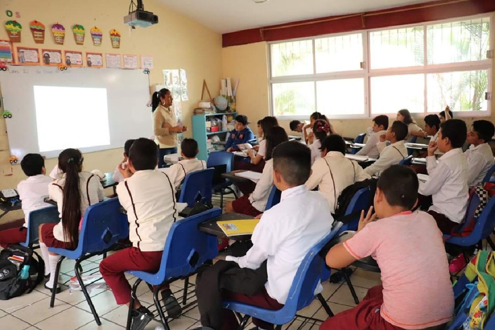Imparten talleres de derechos humanos en primarias de Puente de Ixtla