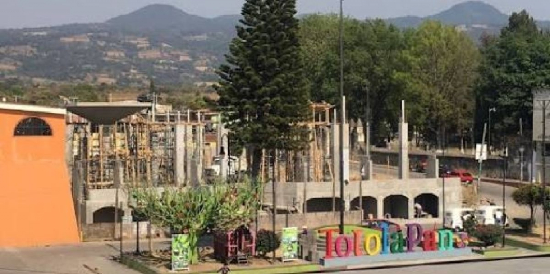 La edil María Vital tiene muchos intereses en la construcción del mercado de Totolapan: ciudadanos