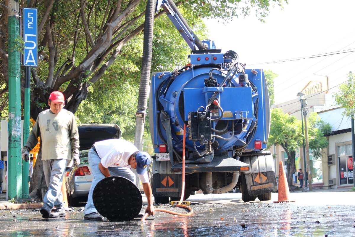 Refuerza SAPAC acciones de desazolve por lluvias