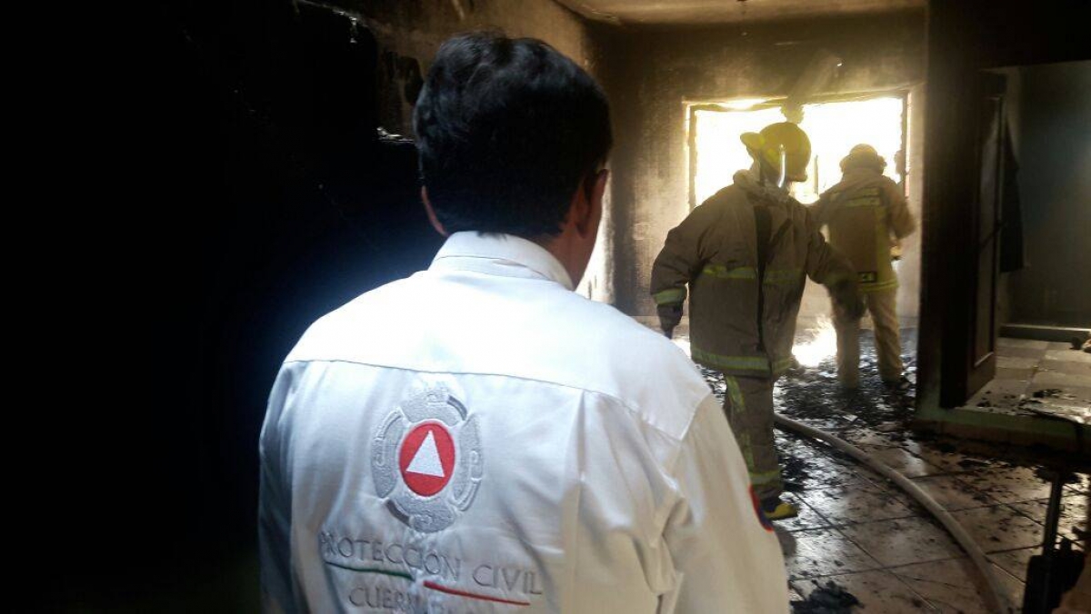 Incendio provocó cuantiosos daños en una casa