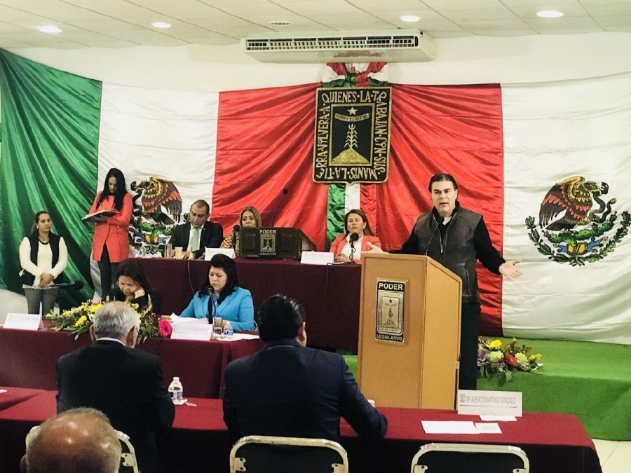 Acusa Estrada González a diputados priistas de ser cómplices de presunto desvío de recursos