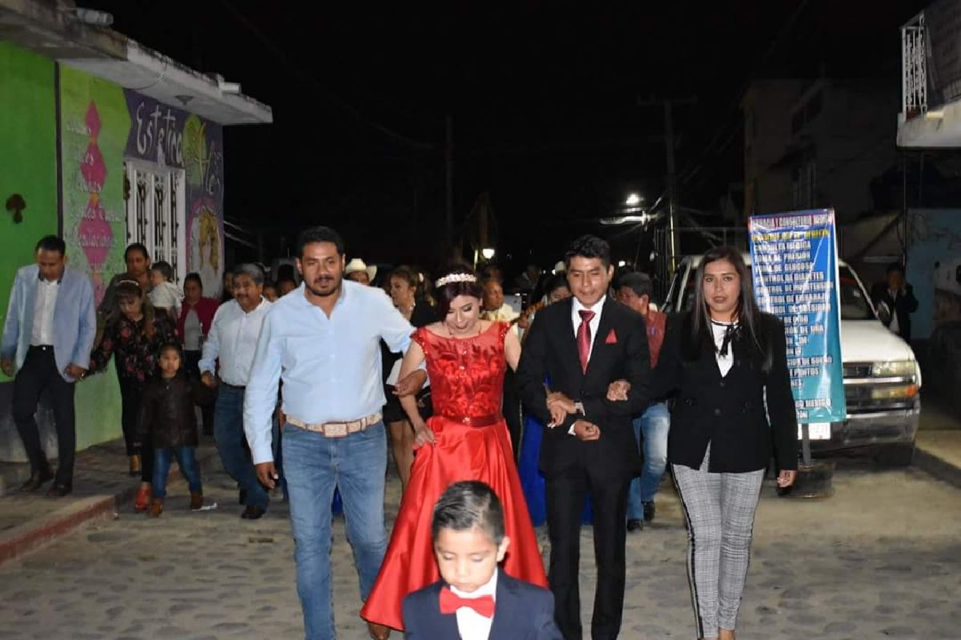 Presenta Jairzinho Saldaña a la reina de las fiestas patrias de Tlayacapan