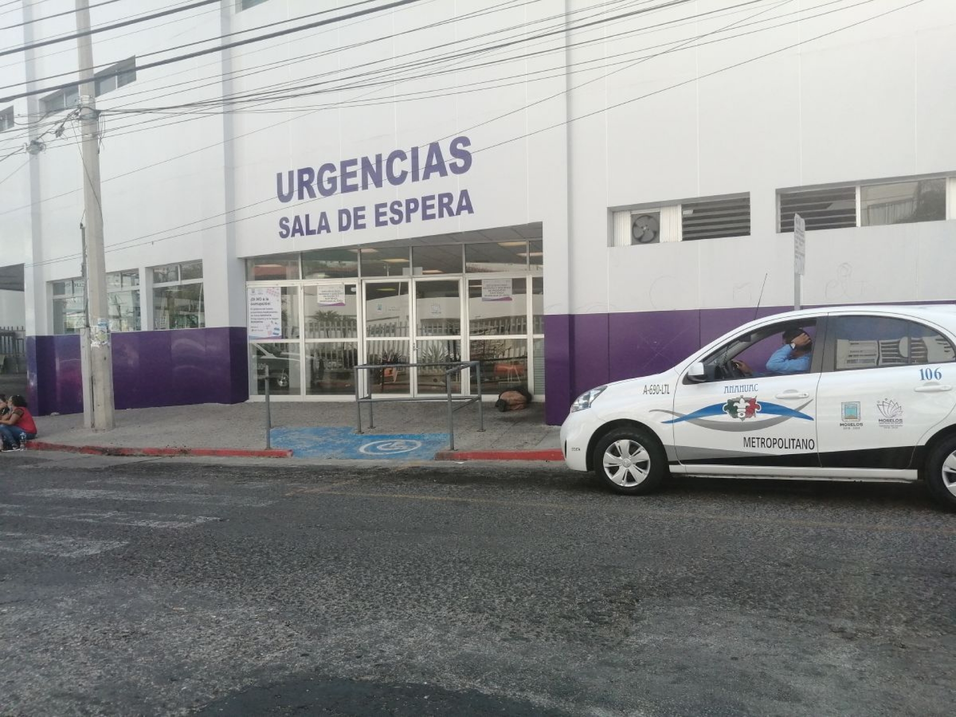Adeudan pagos a personal de salud