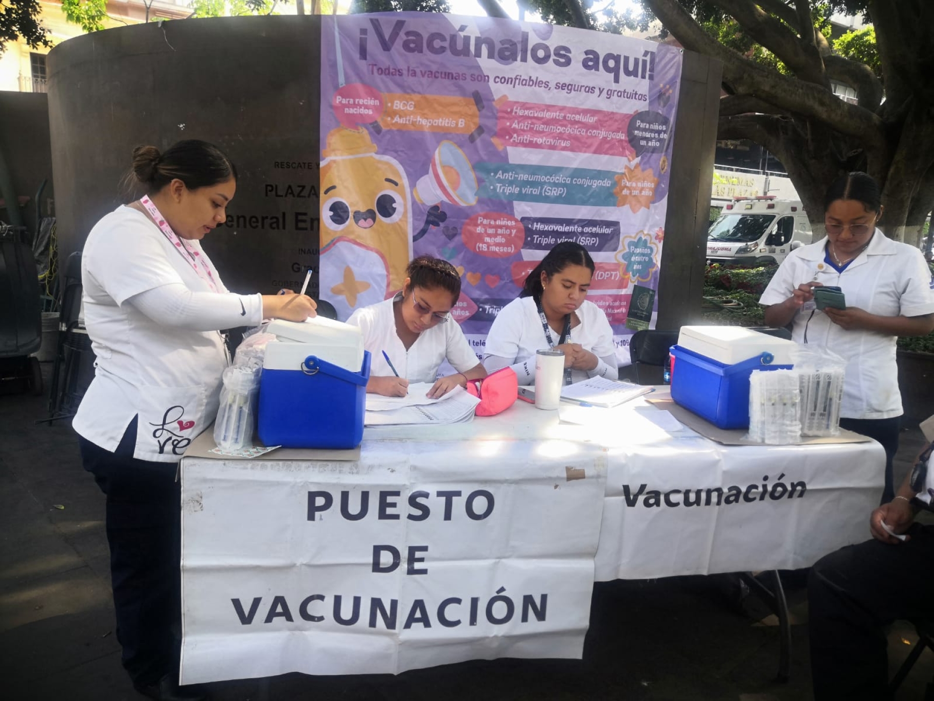 Convocan a completar vacunación