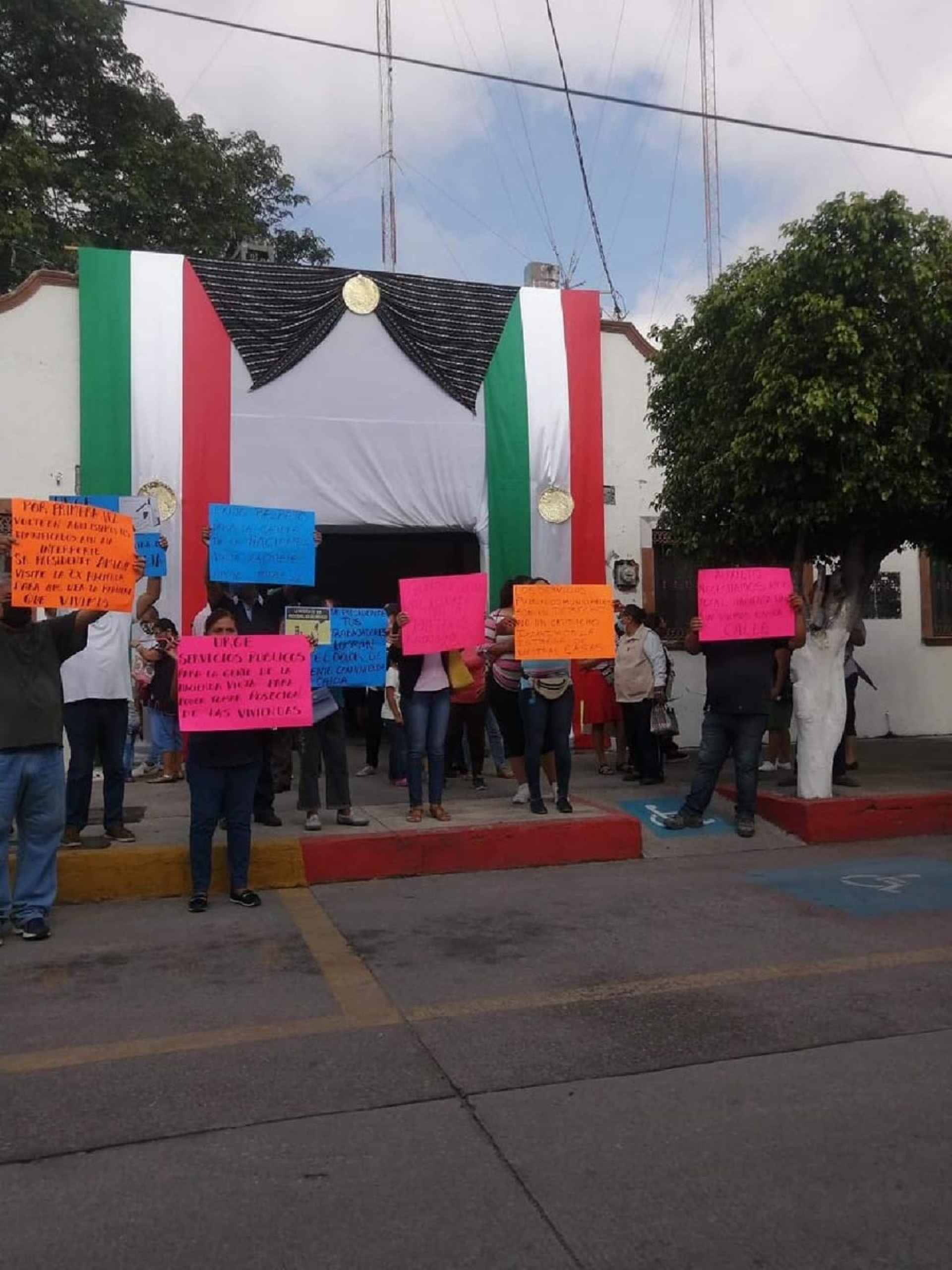 Damnificados de la Hacienda Vieja de Zacatepec ya quieren su casa