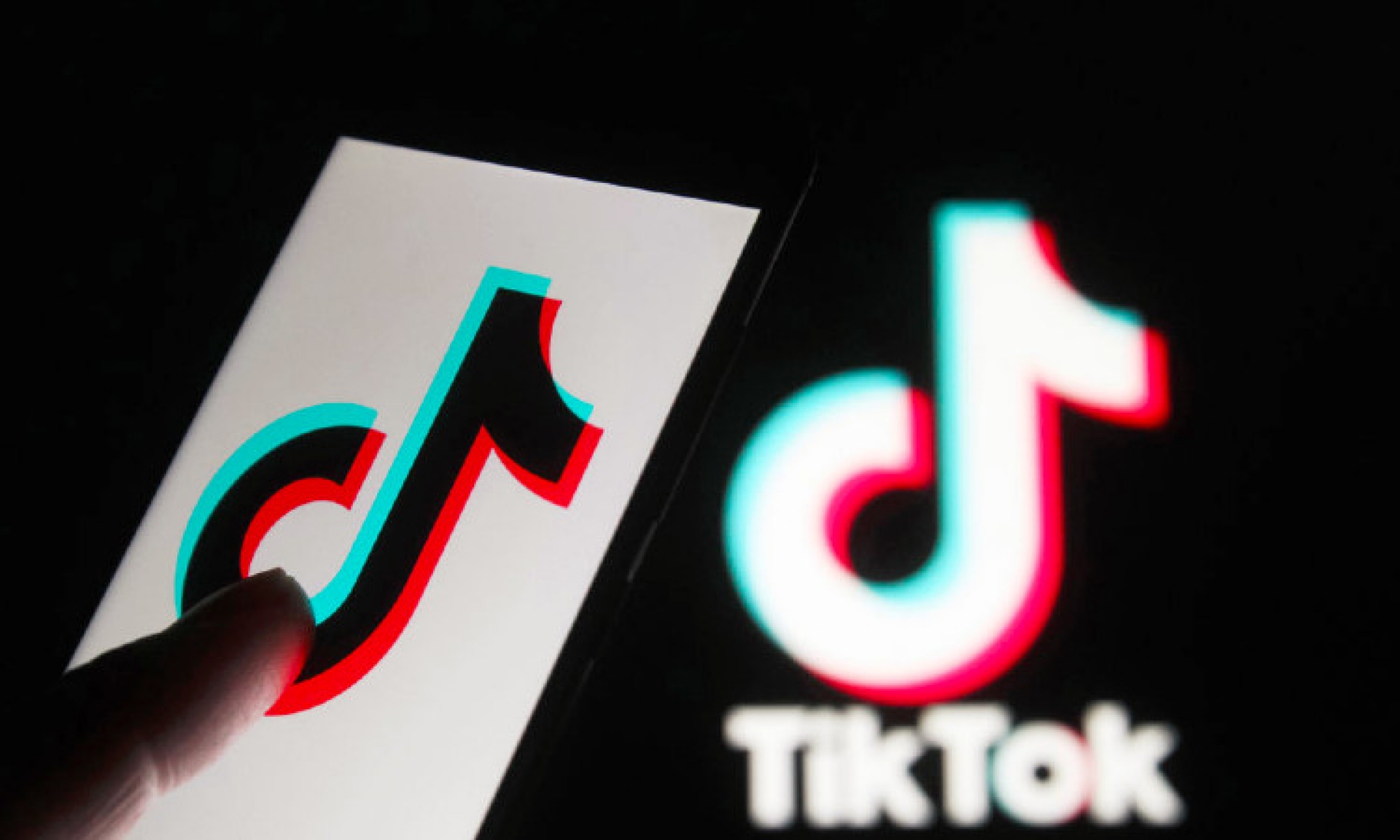 Influencer italiana acusada de incitar al suicidio a niña en TikTok