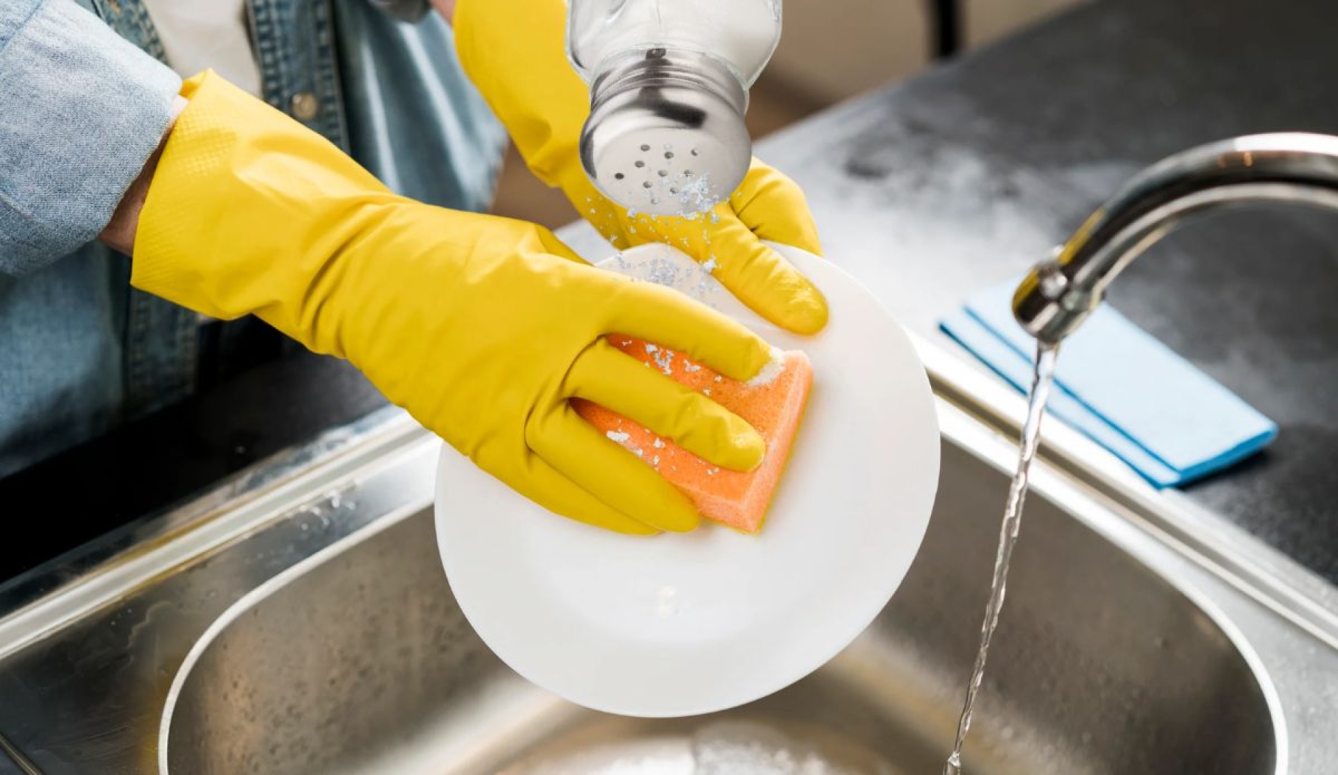 Usos sorprendentes de la sal para lavar platos y eliminar bacterias eficazmente