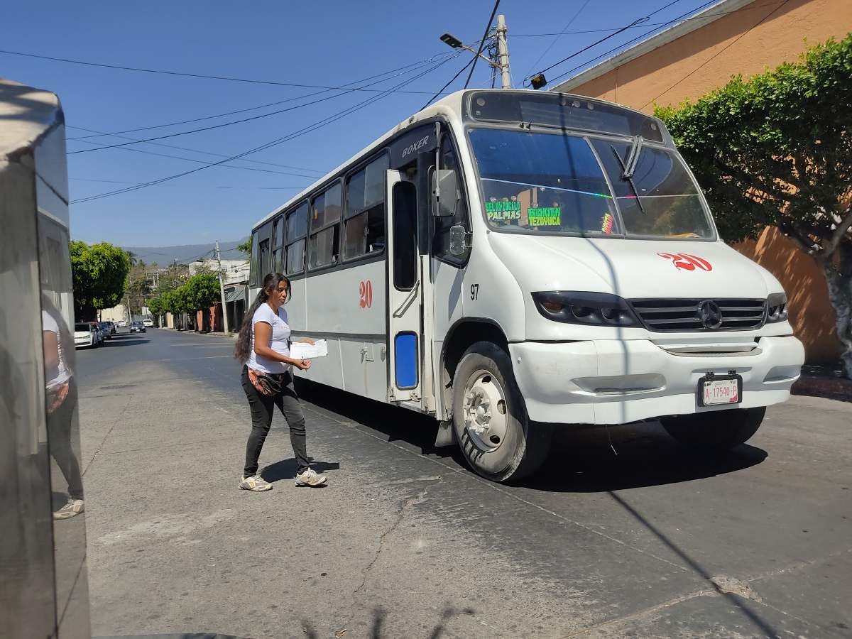 Su tía la hizo checadora