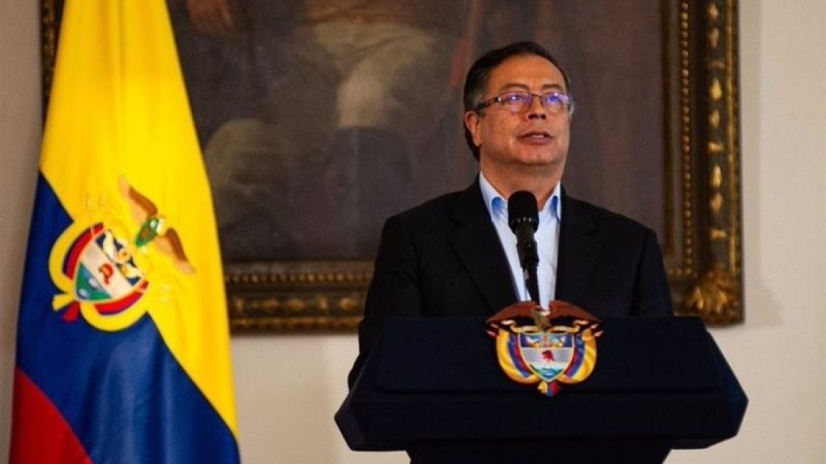 Congreso de Perú declara 'persona non grata' al presidente de Colombia, Gustavo Petro
