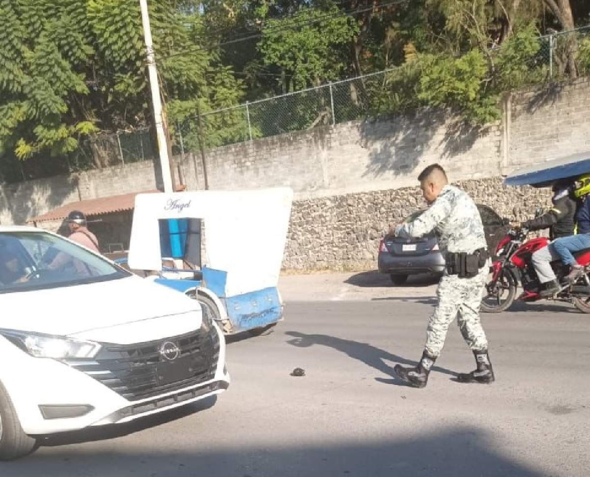 Arrojó una granada durante un intento de asalto