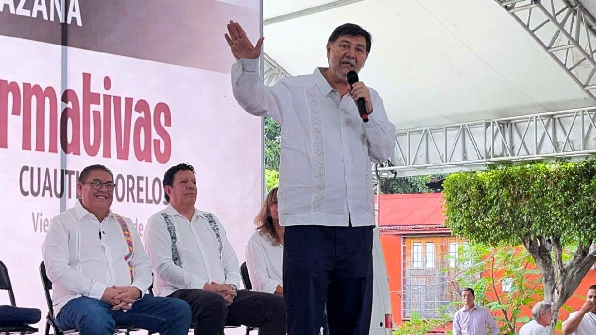 Víctor Mercado y Fernández Noroña encabezan mesas informativas en Cuautla