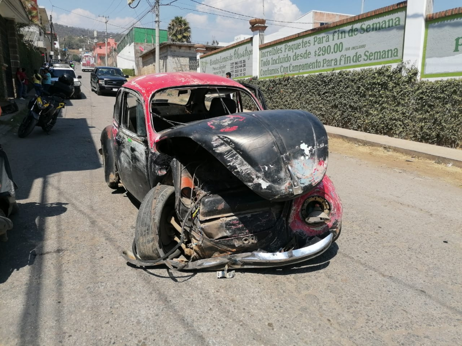 Familia lesionada en accidente vehicular en Lomas de Ahuatepec