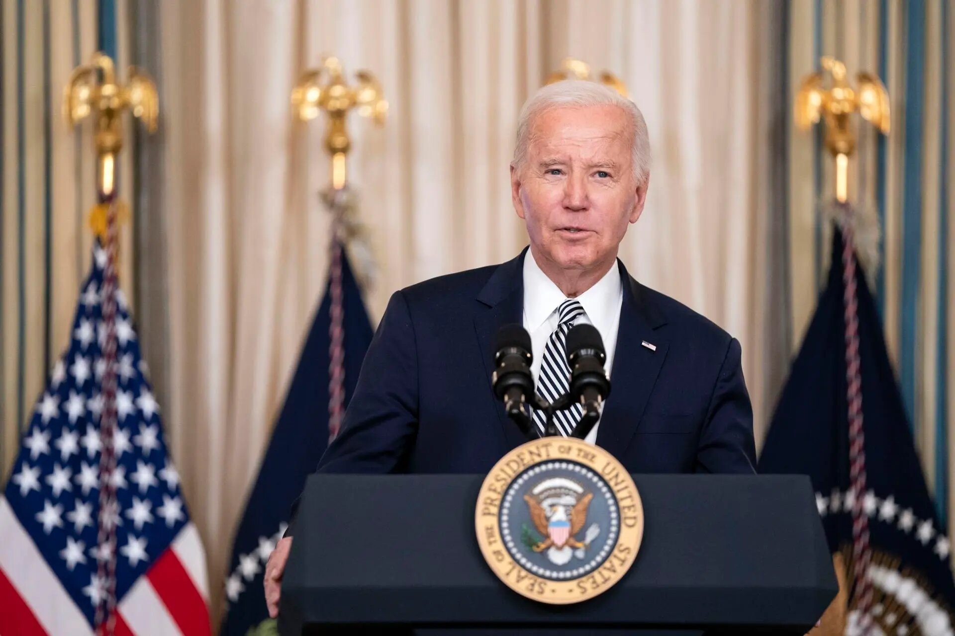 Biden reafirma 'cerrar la frontera' con México si el Congreso lo autoriza