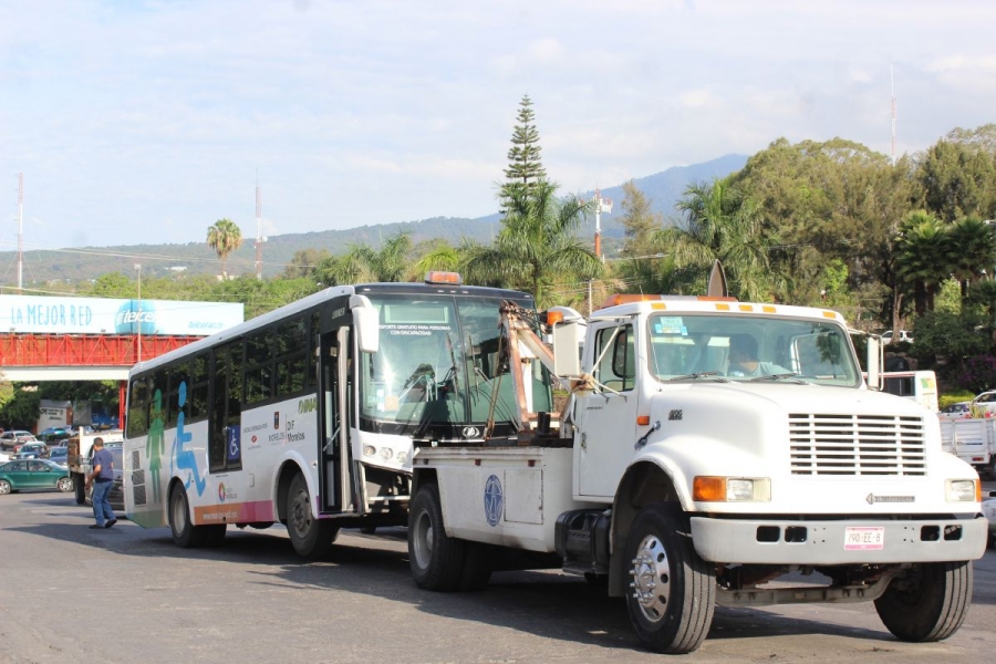 Atacan camiones del DIF Morelos