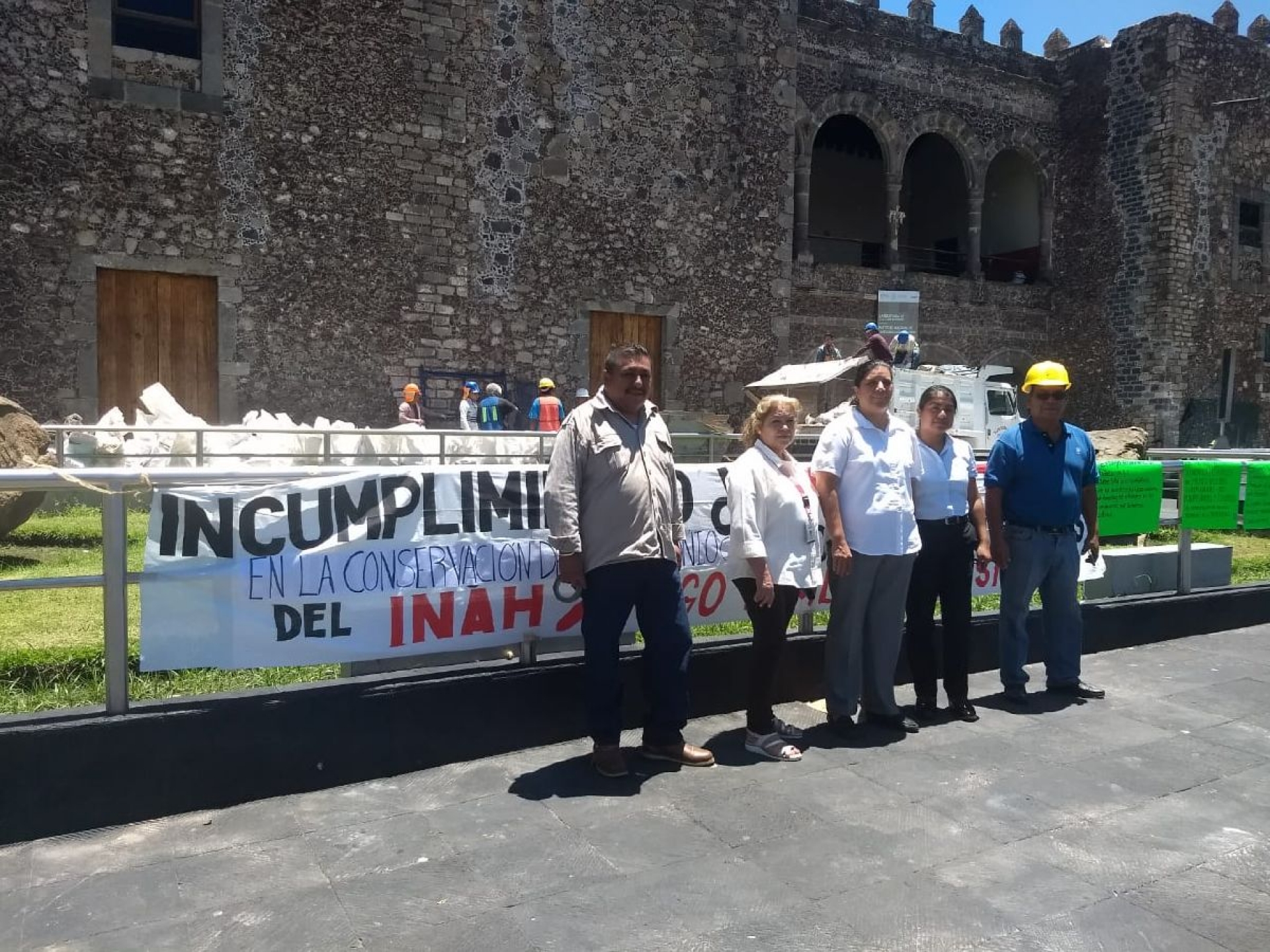 Trabajadores del INAH se movilizan para exigir entrega de cuotas sindicales