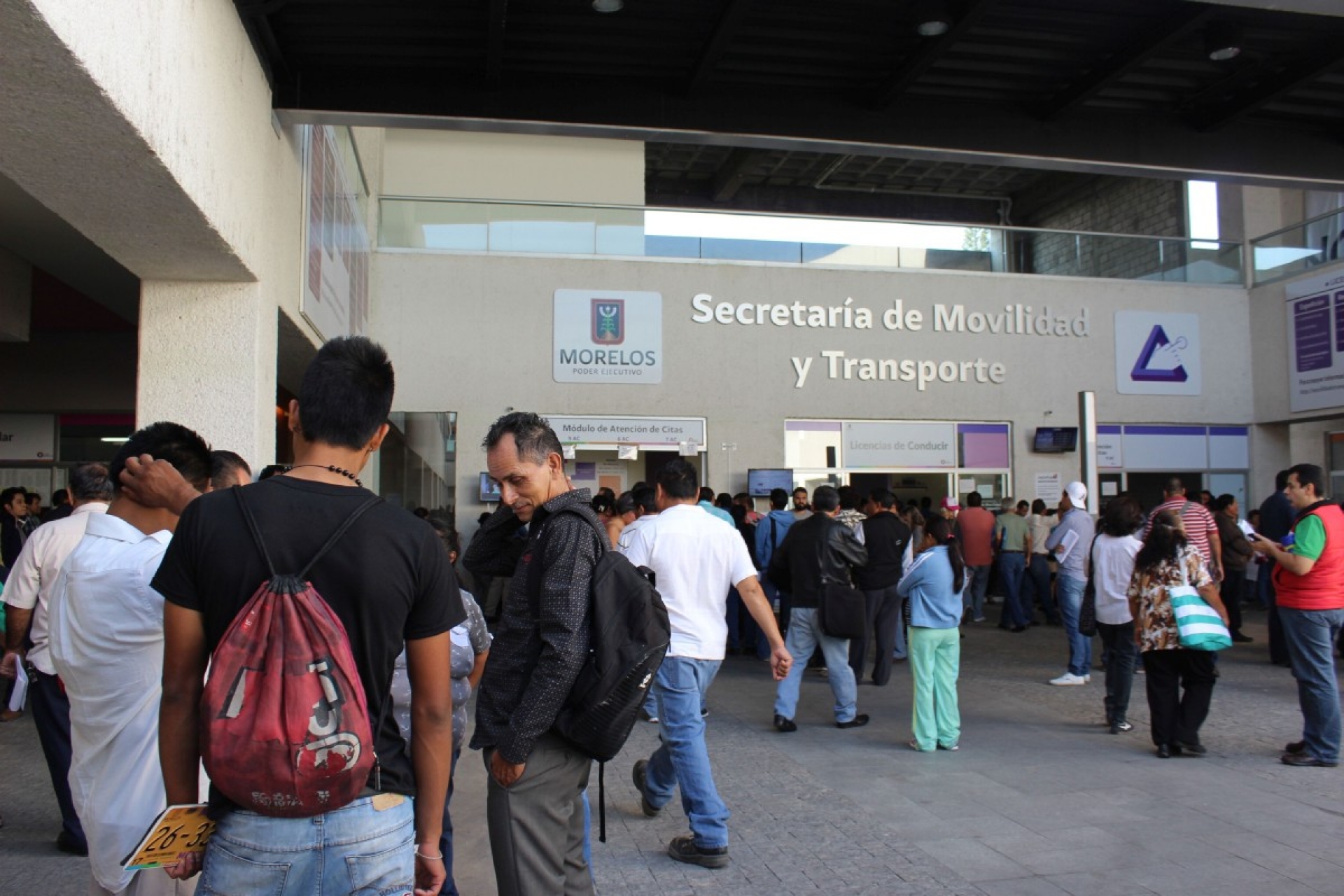 Exigen taxistas la entrega de todos los permisos pagados