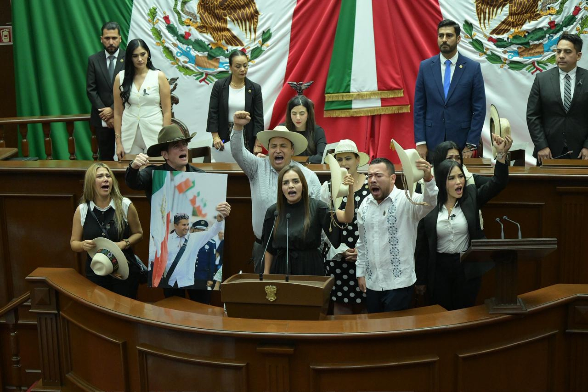 Grecia Quiroz rinde protesta como presidenta municipal de Uruapan