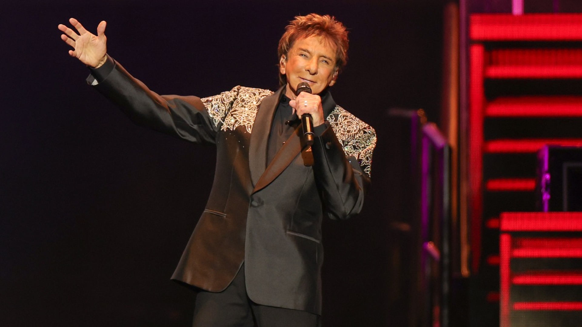 Barry Manilow revela diagnóstico de cáncer de pulmón