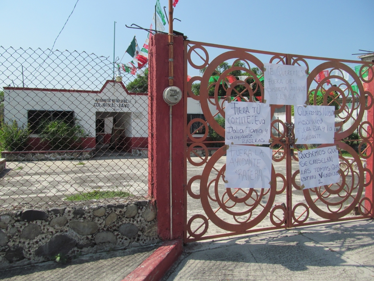 Toman ayudantía de colonia de Jojutla por problemas con el sistema de agua potable