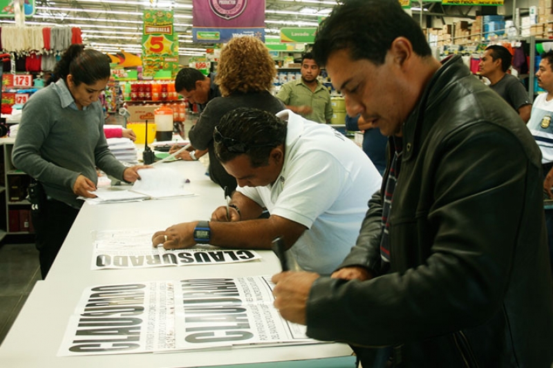 Llamada telefónica evita clausura de una tienda de autoservicio