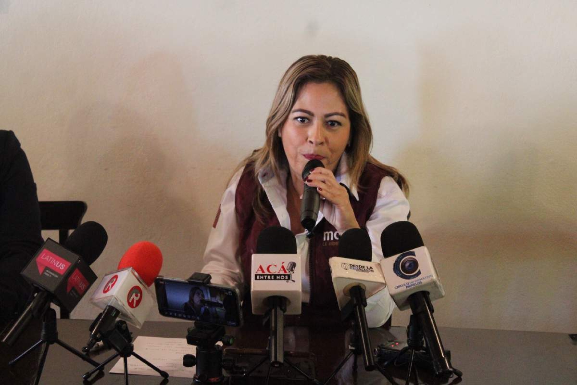 Insiste Lucía Meza en denuncia por 'guerra sucia'