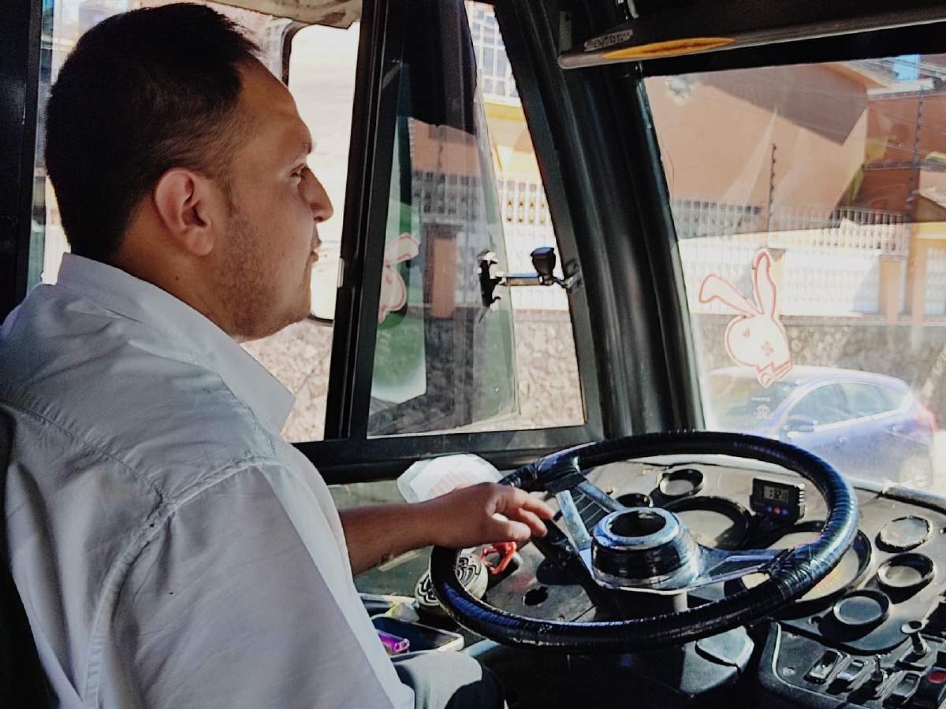 Quiere trabajar en una línea de autobuses