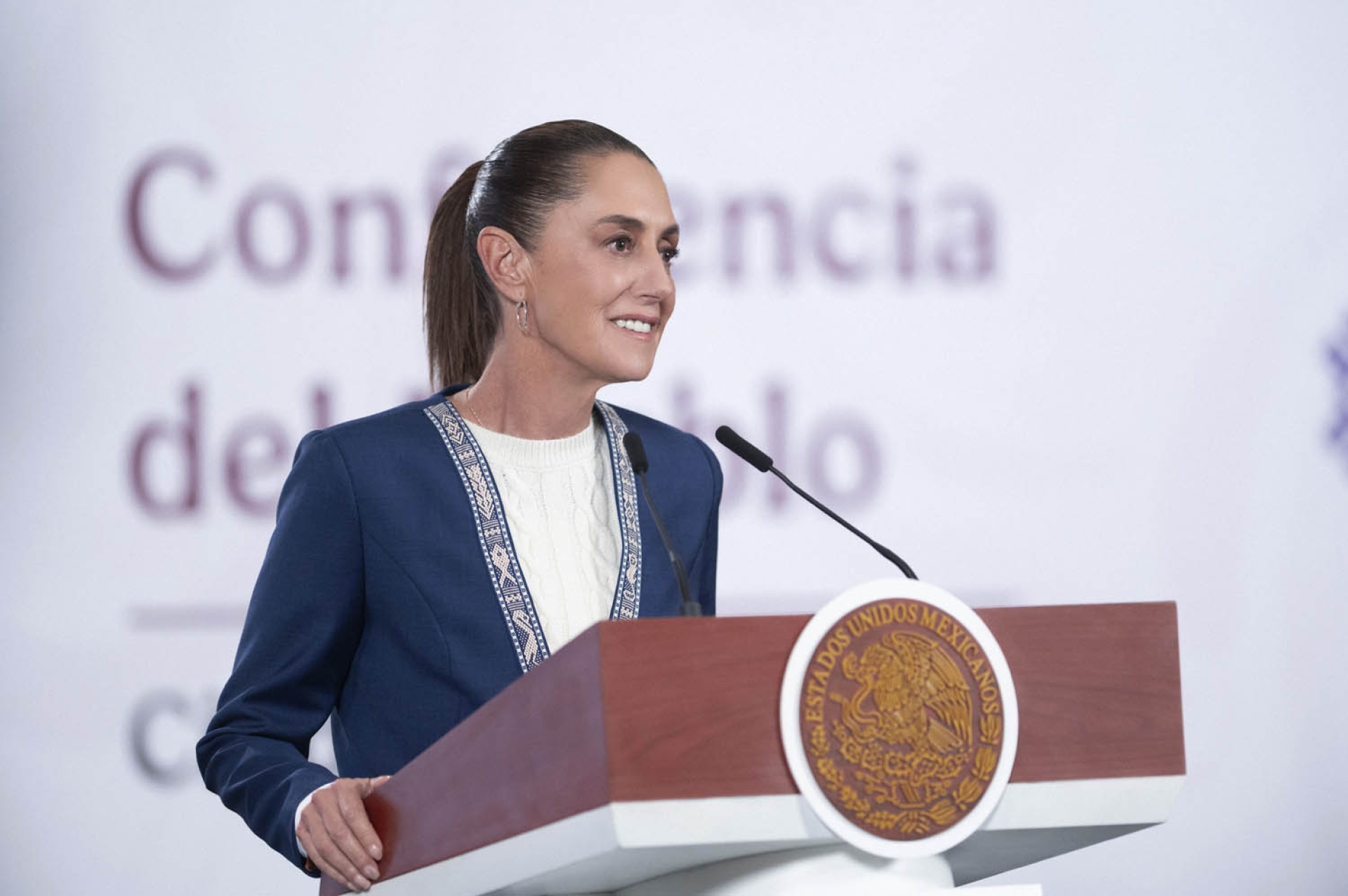 Sheinbaum niega que cárteles gobiernen México y defiende su estrategia de seguridad