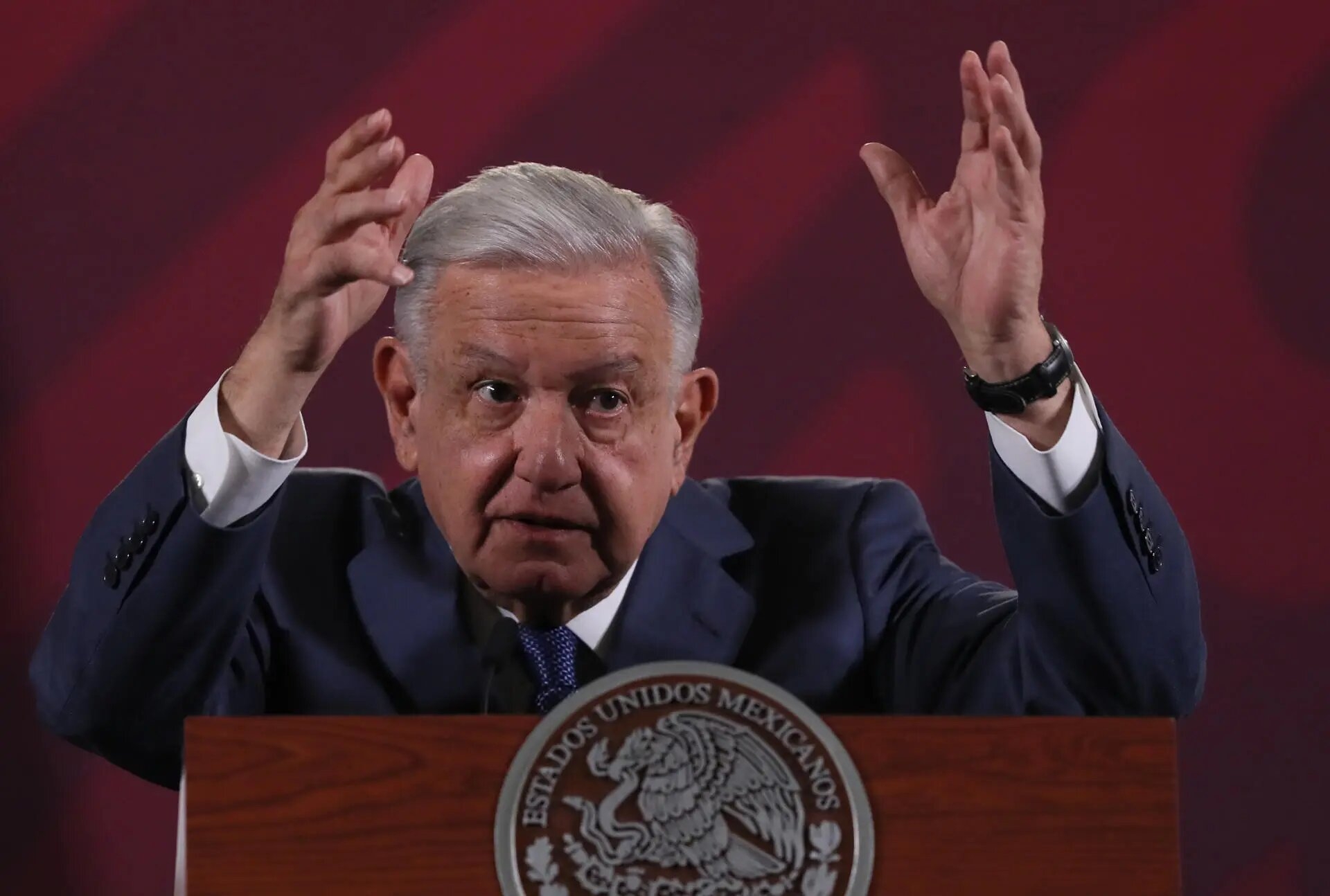 AMLO niega que no se haya informado con tiempo sobre huracán Otis