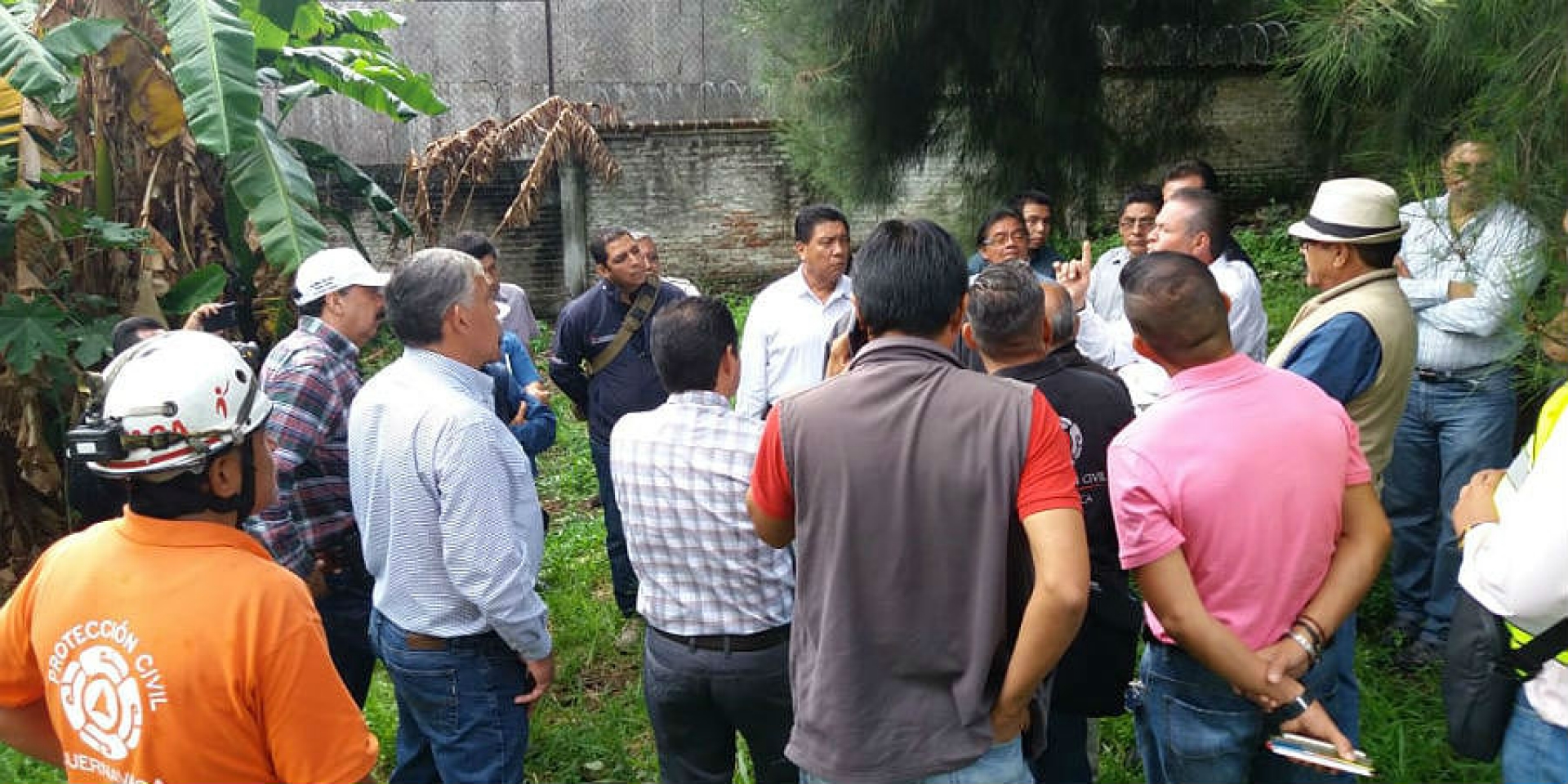 Revisan autoridades e ingenieros civiles zona aledaña al paso exprés