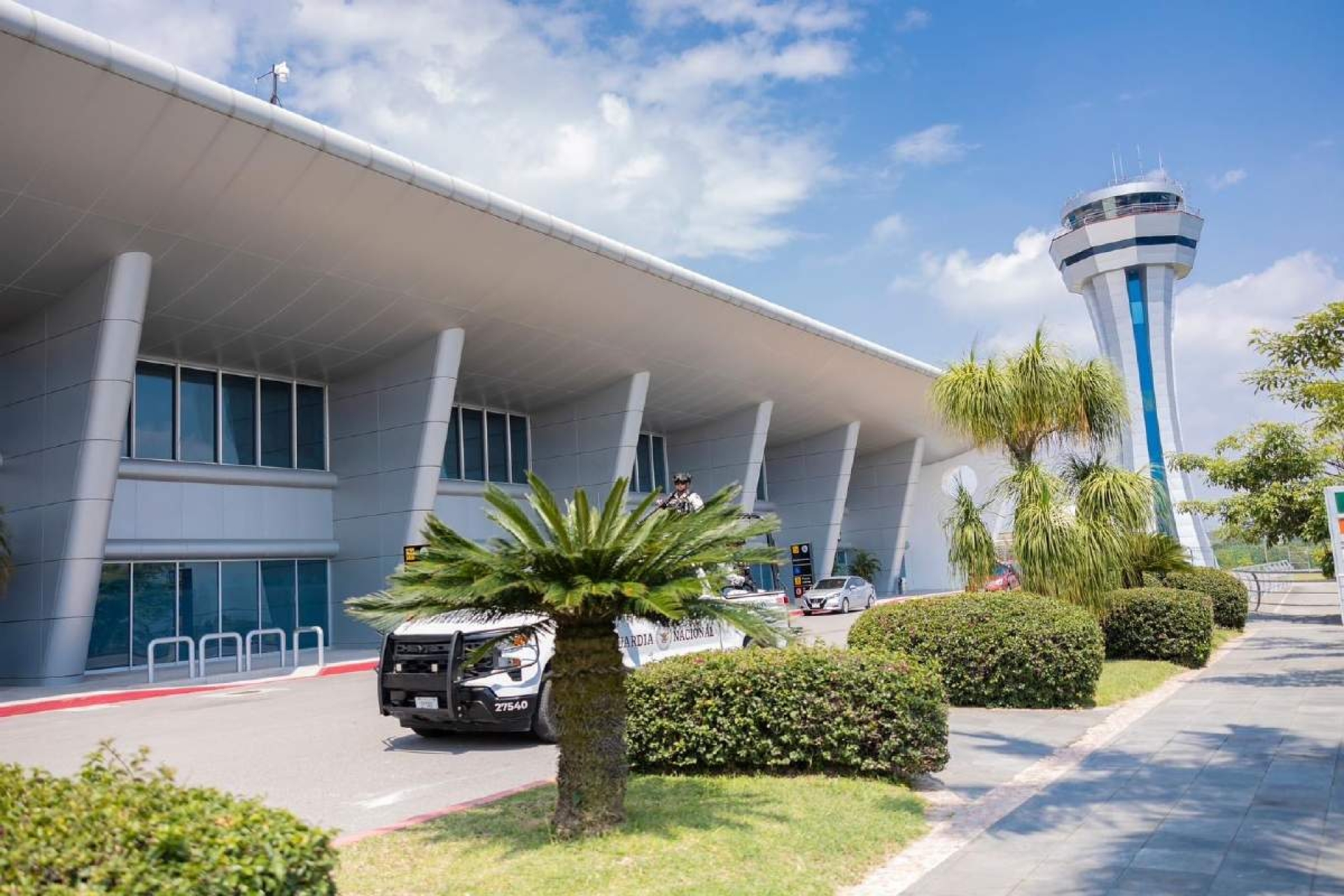Tres aerolíneas buscan operar en Morelos