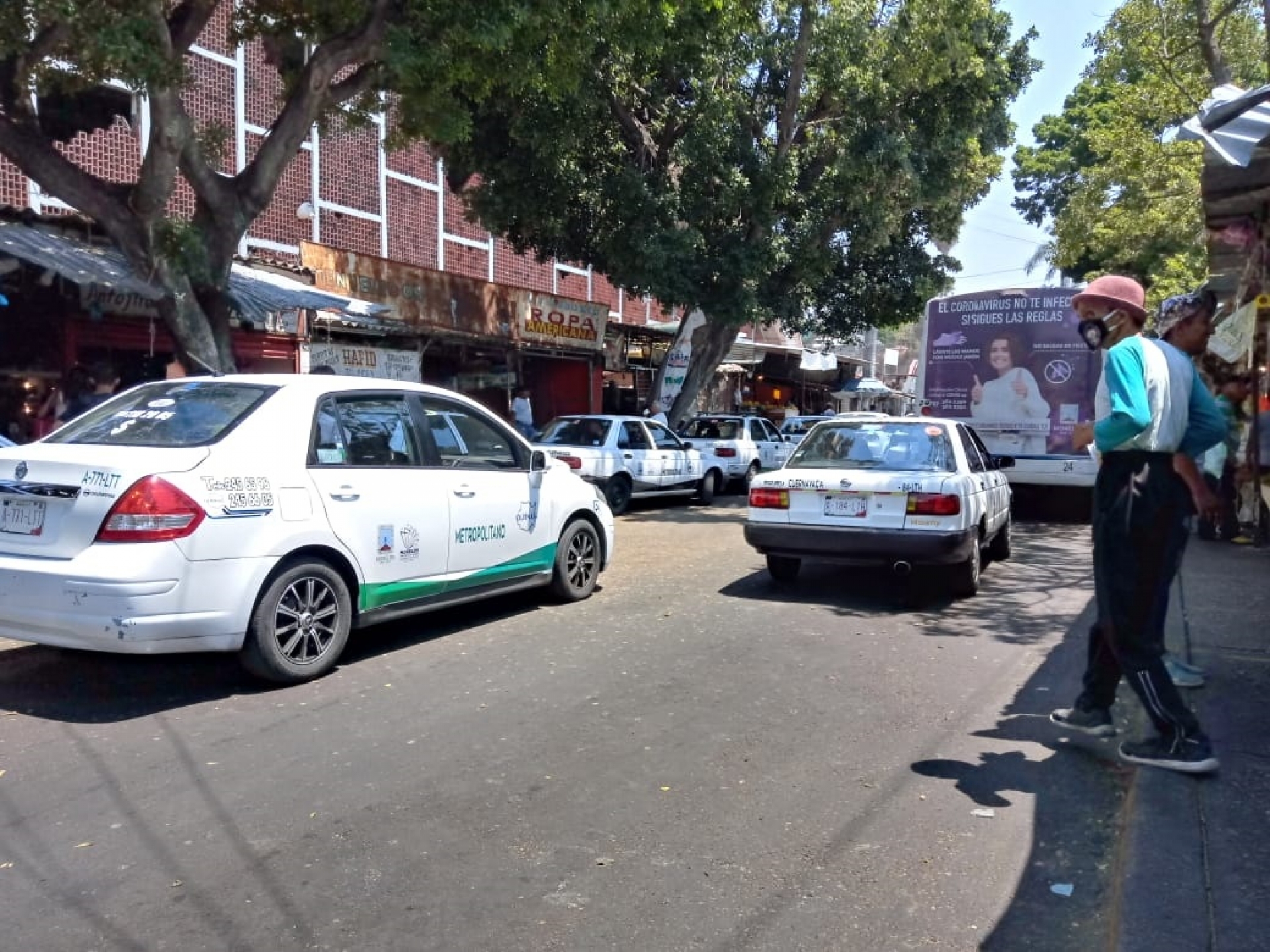 Parados, 80% de los taxis