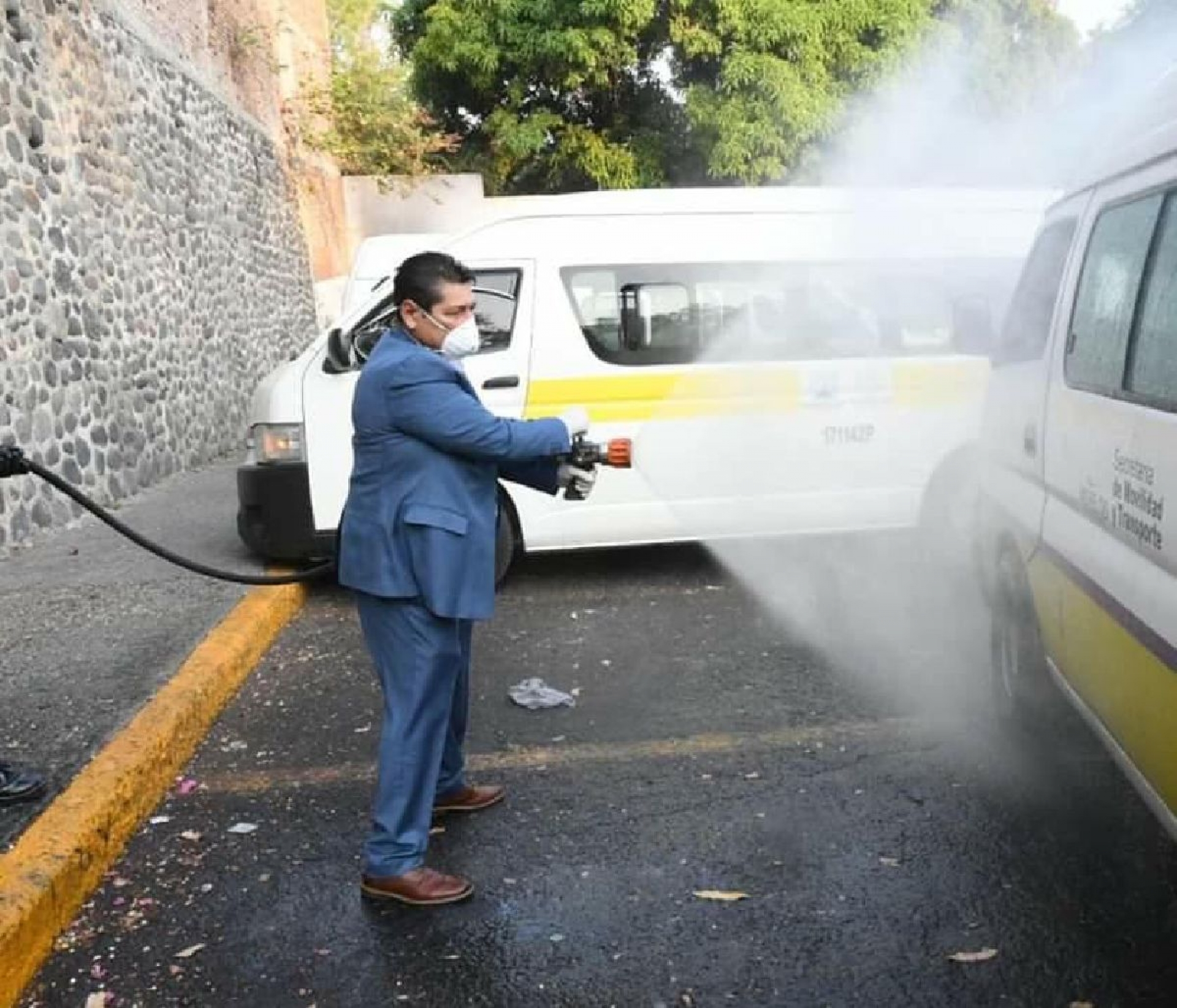 En marcha, operativo de desinfección del transporte público de Cuautla