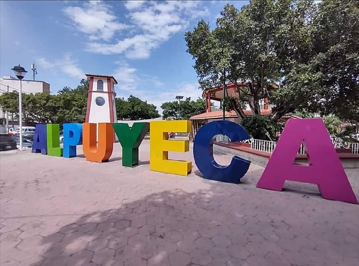 Hallan un cadáver en el zócalo de Alpuyeca