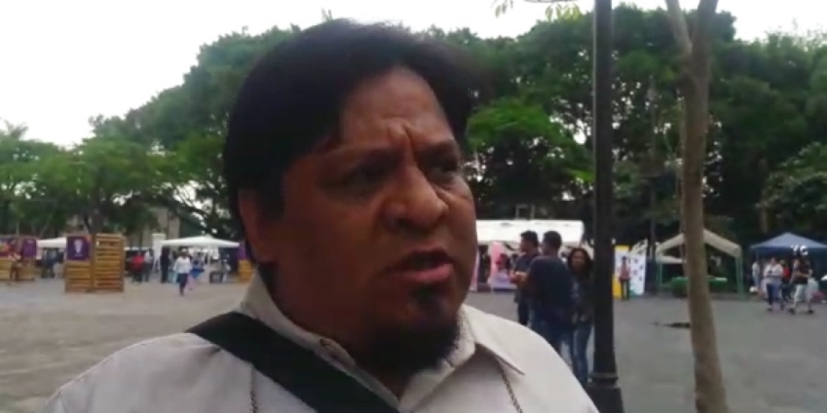 Piden afectados por obras del paso exprés se atienda caída de muro en el Parque Chapultepec
