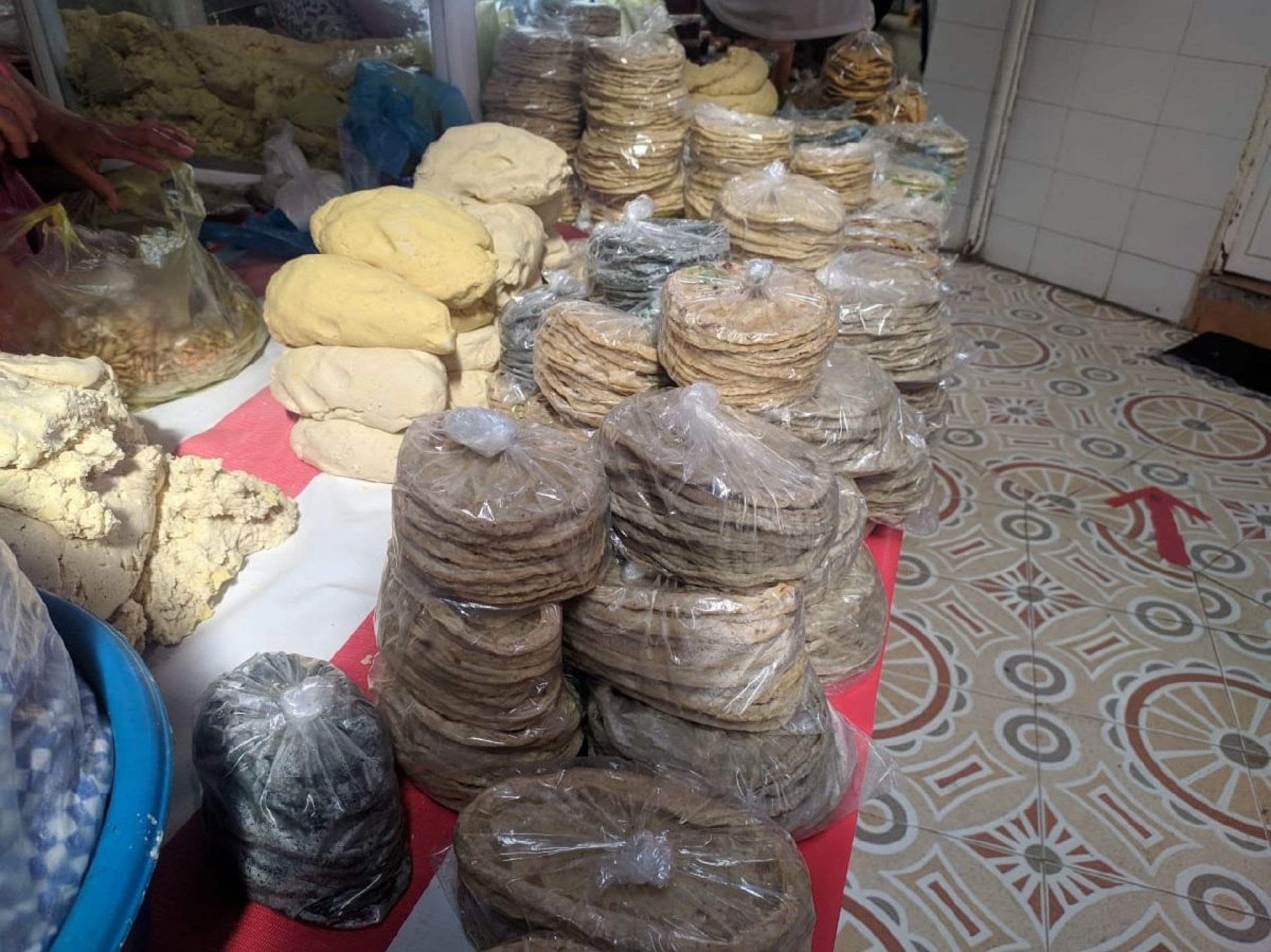 Sobrevive su negocio de tortillas