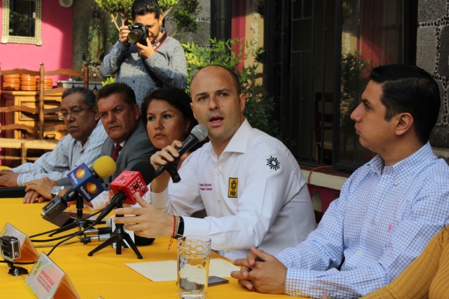 Rodrigo Gayosso se burla de la Coordinadora de Movimientos Ciudadanos