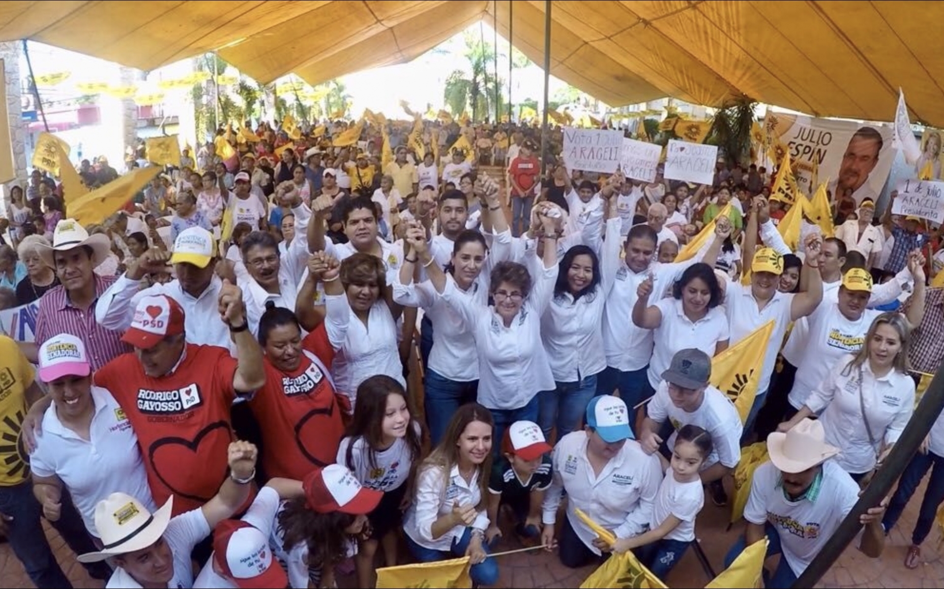 Cierra Araceli Garduño campaña en Tehuixtla