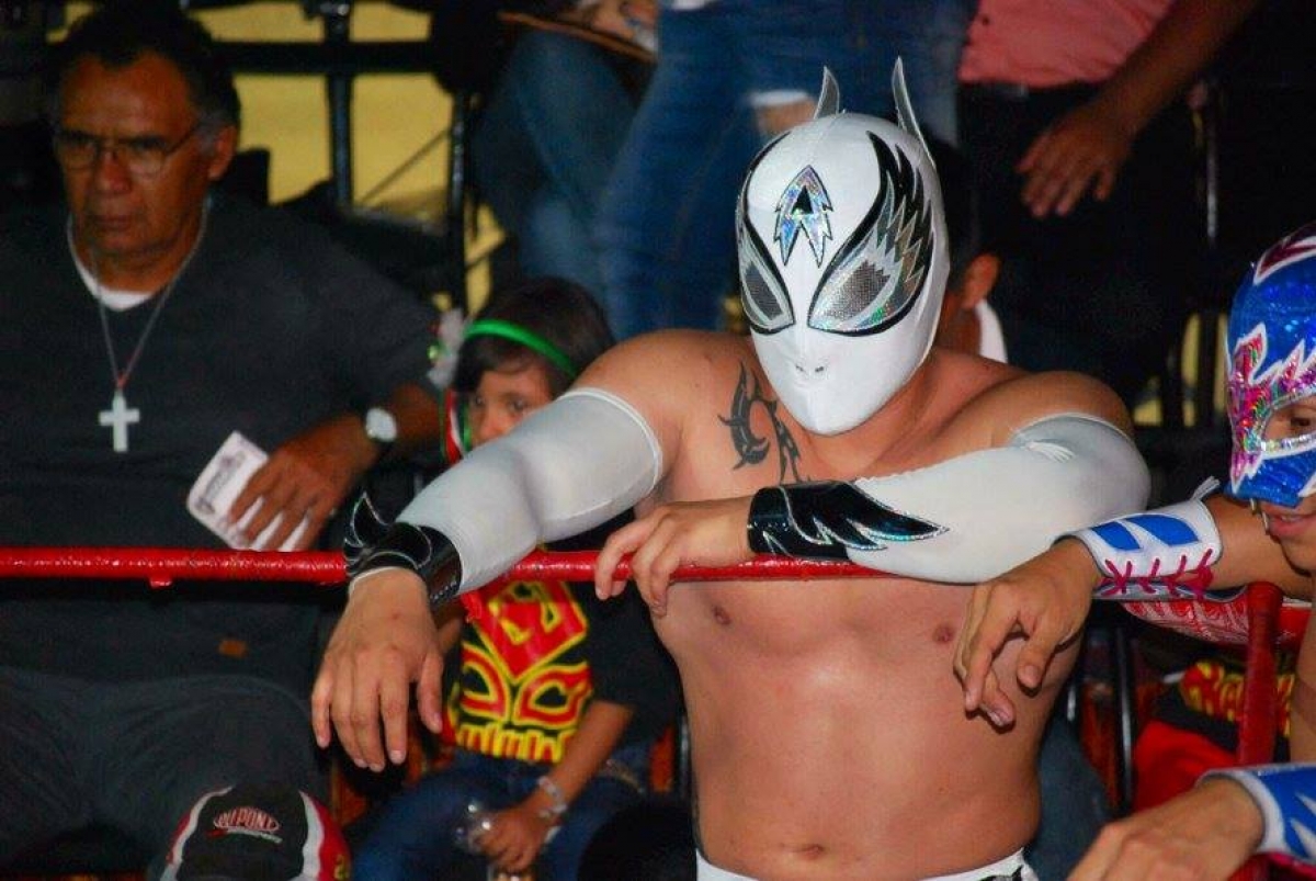 Alas de Plata debutó en Cara Lucha Promociones