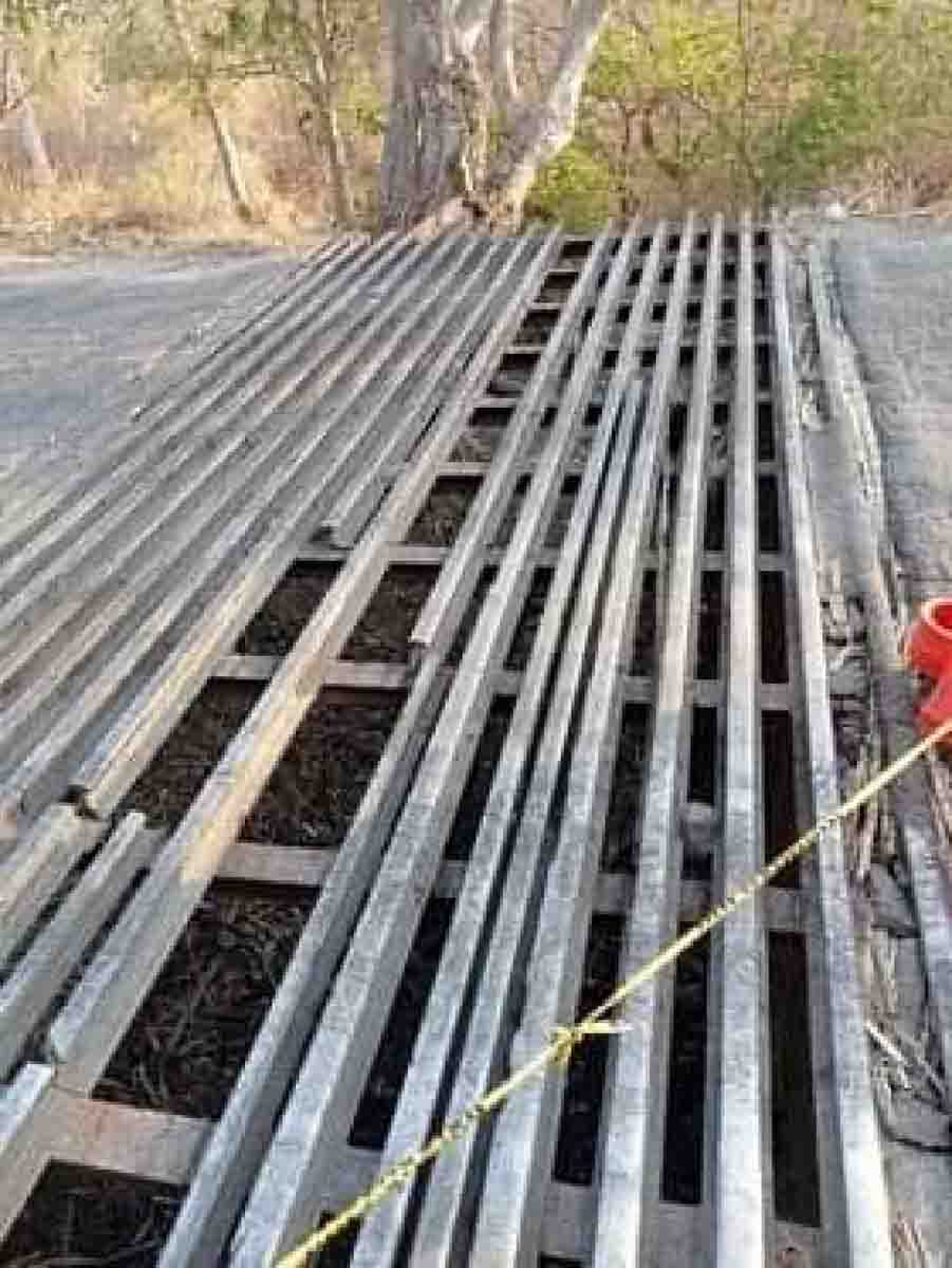 Denuncian mal estado de carretera en Puente de Ixtla