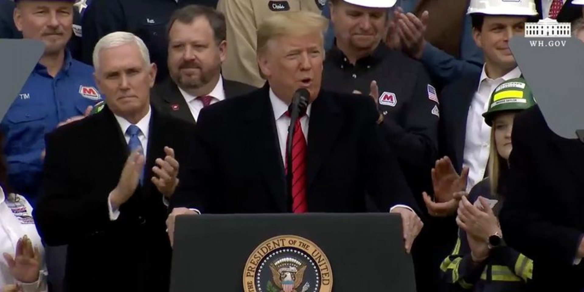 Trump firma ratificación de T-MEC, Ebrard asiste representando a AMLO