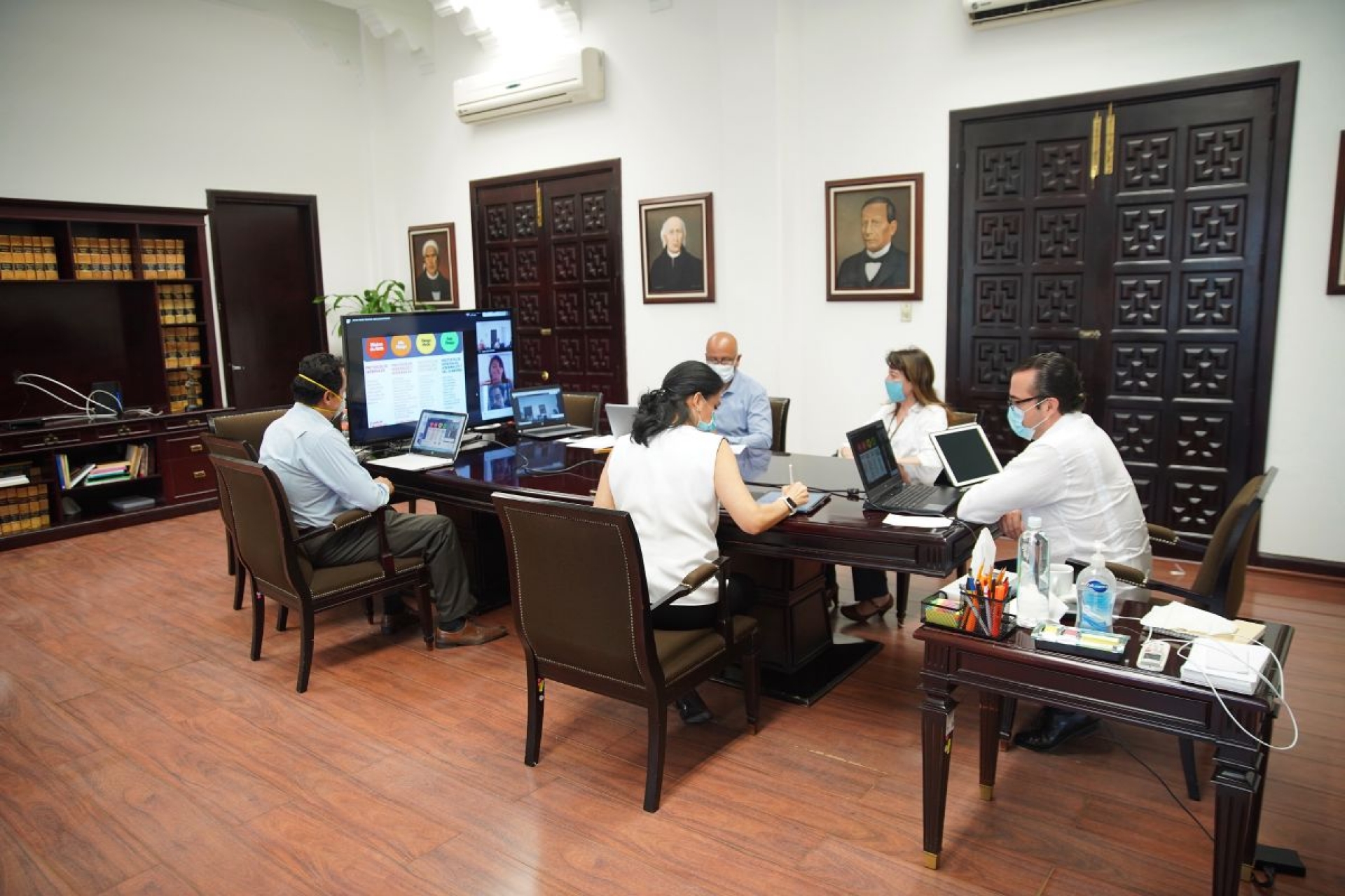 Acuerdan coordinación en reapertura gradual de la actividad económica