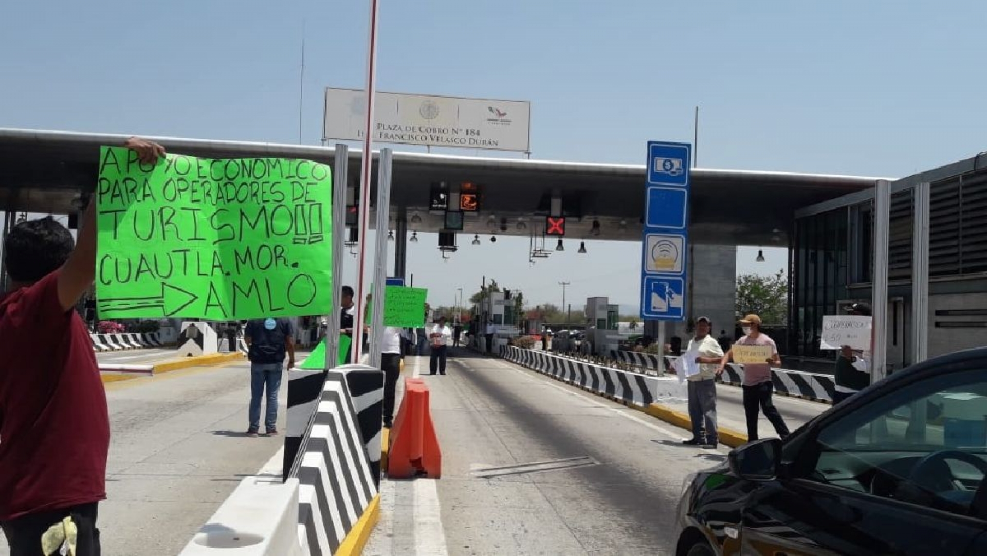 Conductores de autobuses turísticos realizan “boteo”